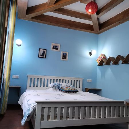 Zhangjiajie April Hostel Bagian luar foto