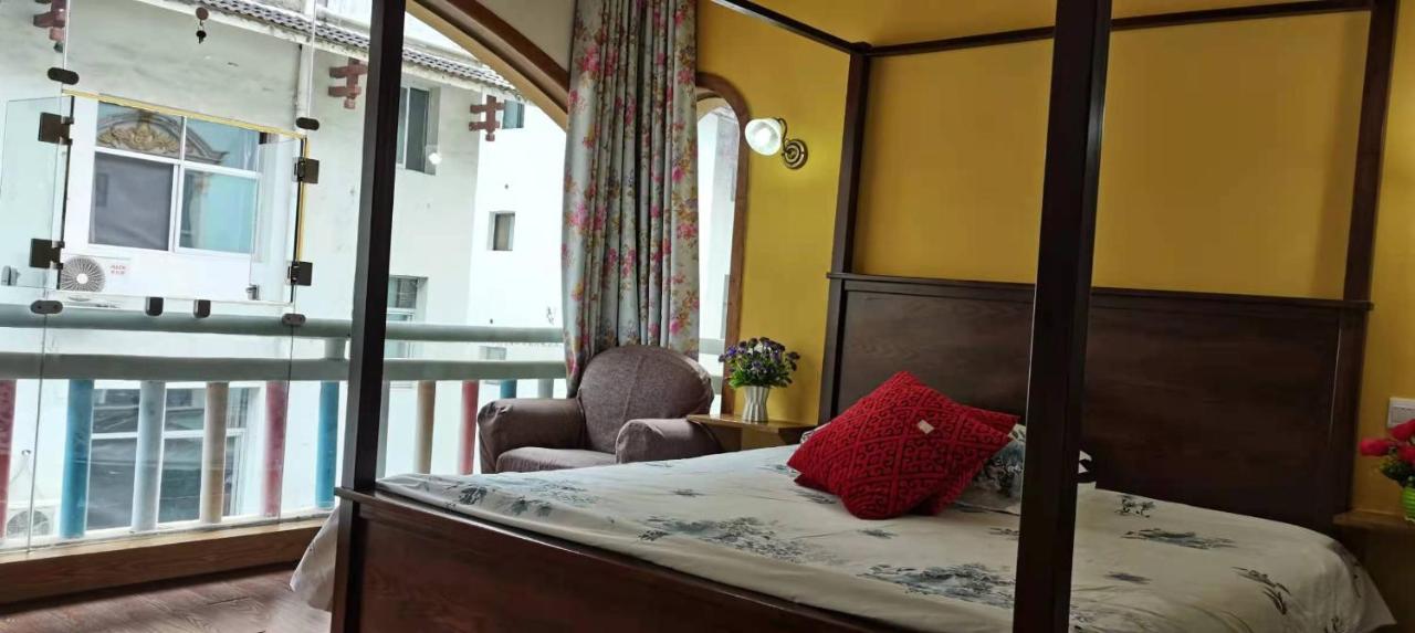 Zhangjiajie April Hostel Bagian luar foto