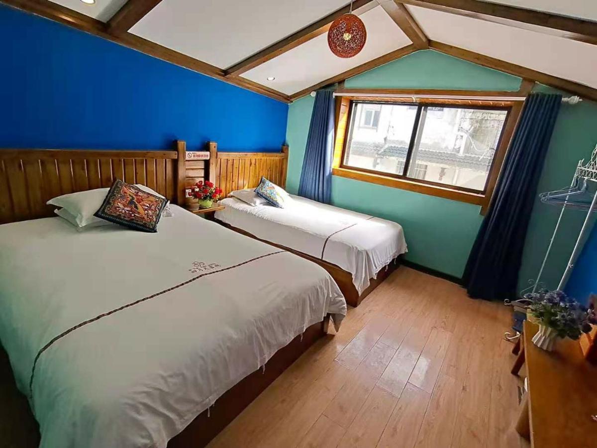 Zhangjiajie April Hostel Bagian luar foto