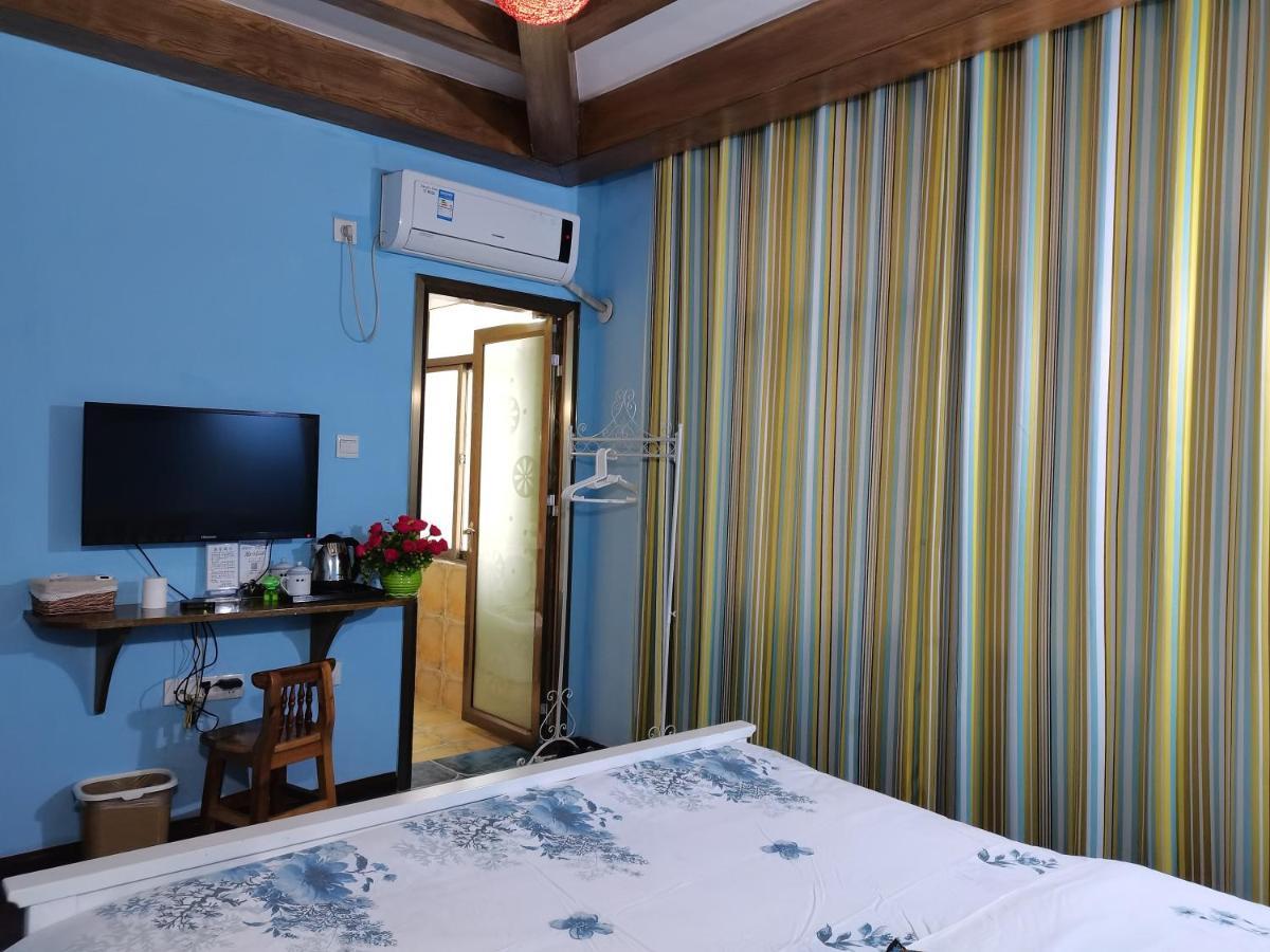 Zhangjiajie April Hostel Bagian luar foto