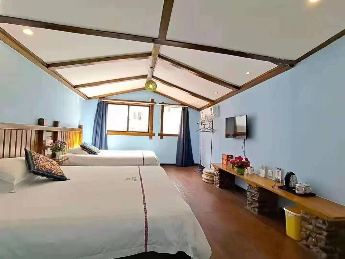 Zhangjiajie April Hostel Bagian luar foto