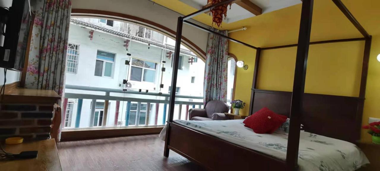 Zhangjiajie April Hostel Bagian luar foto