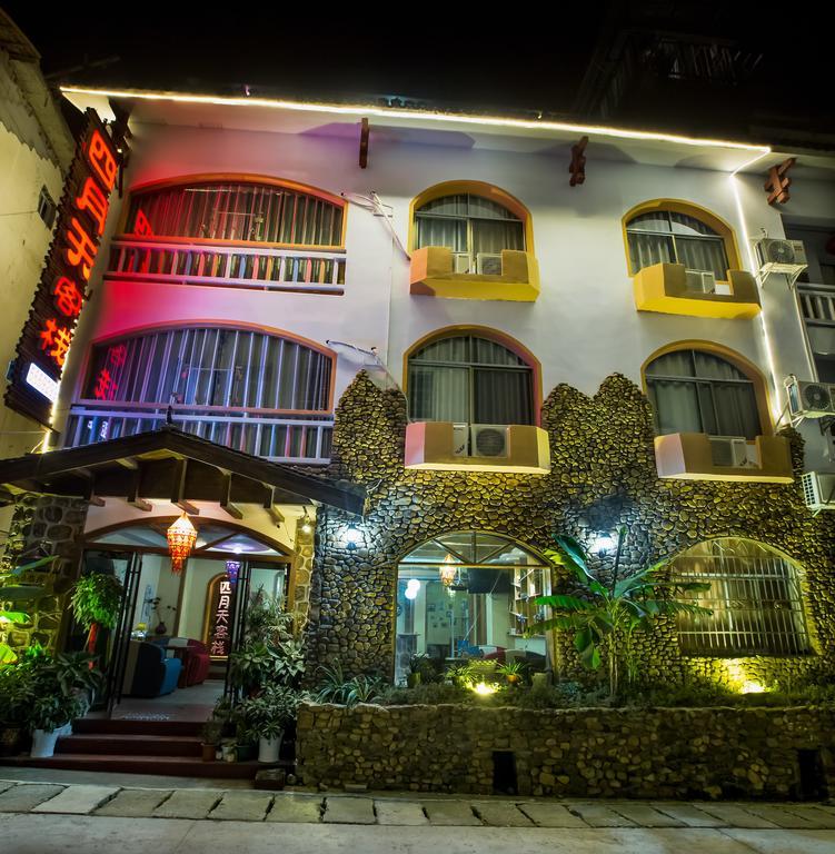 Zhangjiajie April Hostel Bagian luar foto