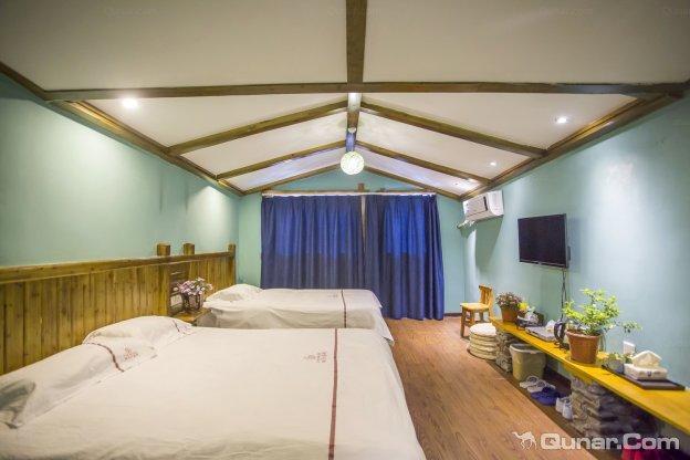 Zhangjiajie April Hostel Bagian luar foto